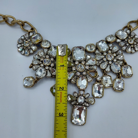 Banana Republic Crystal Bib Statement Necklace Gold Tone Vintage Glam STUNNING - Picture 5 of 11